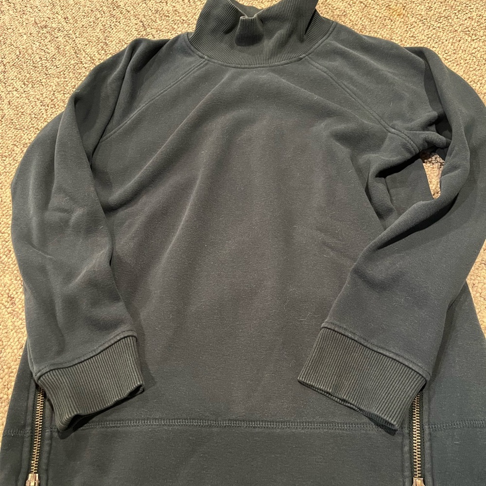 Women’s crew neck
